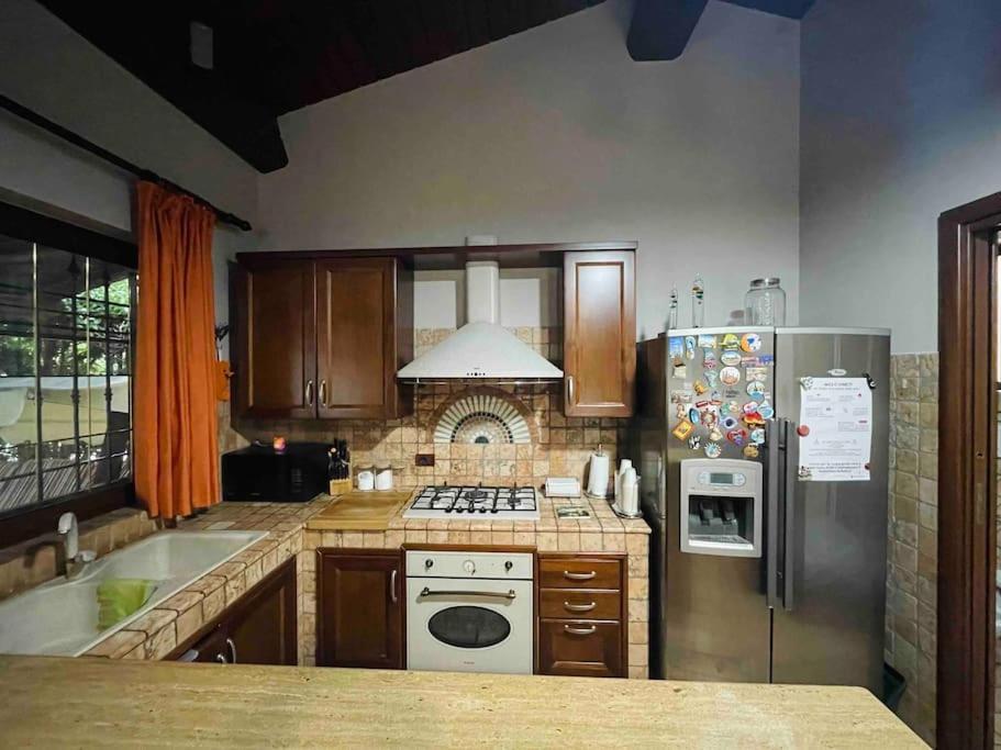 Honey'S Home-Dependance Campagna ลาตินา ภายนอก รูปภาพ